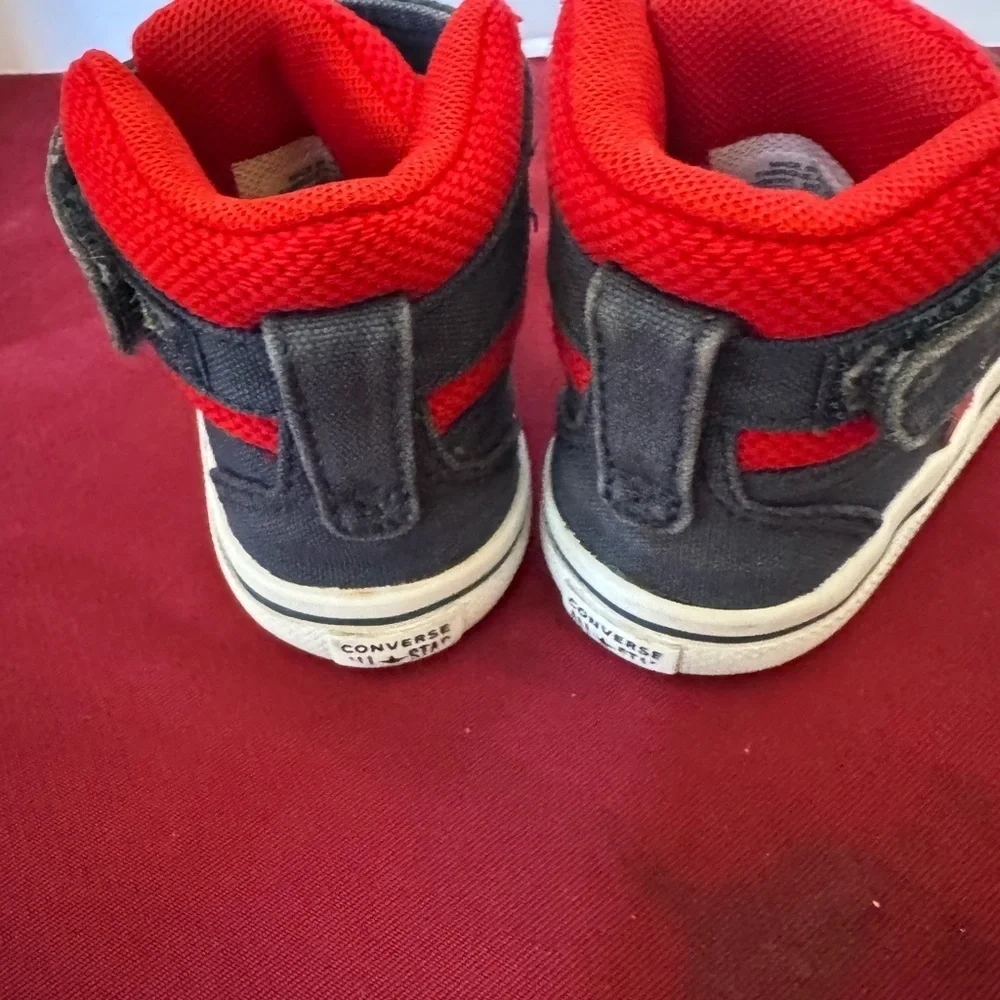 Converse Chuck Taylor Infant Size 5 EUC Super Cute! Fast Shipping